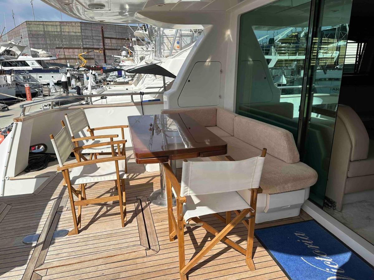 فندق Yacht 20Metros سان أدريان دي بيزوس المظهر الخارجي الصورة