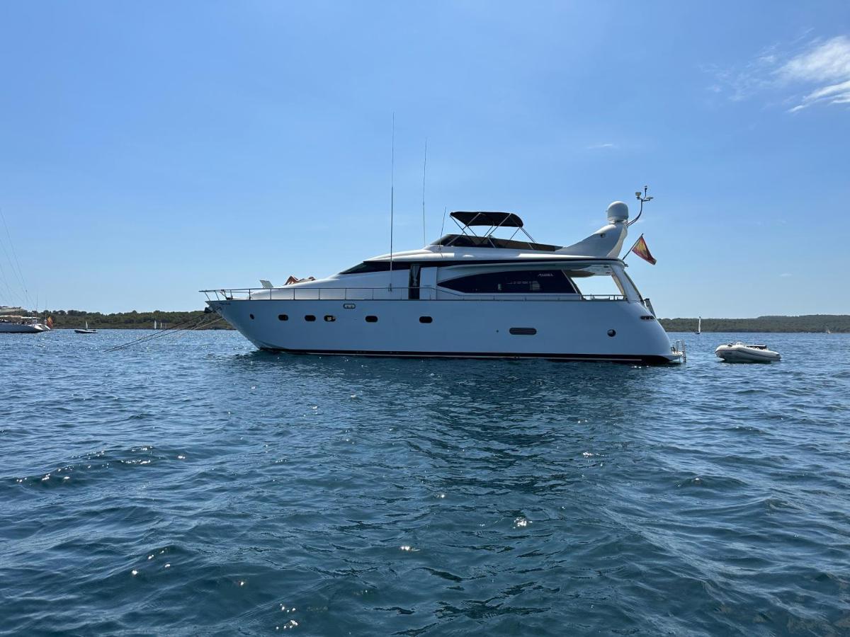 فندق Yacht 20Metros سان أدريان دي بيزوس المظهر الخارجي الصورة