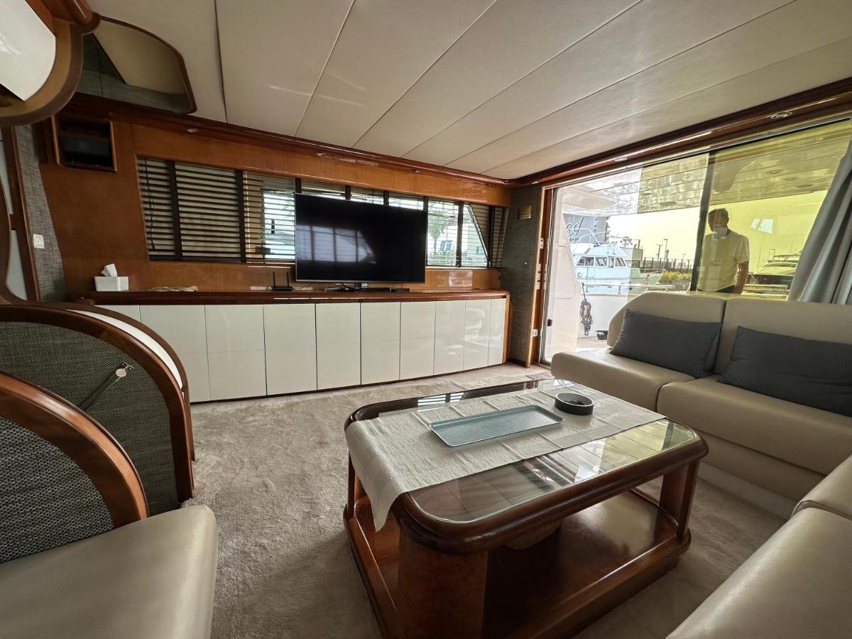 فندق Yacht 20Metros سان أدريان دي بيزوس المظهر الخارجي الصورة